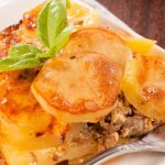 Potatoes in the oven with minced meat in layers: ingredients, recipe and cooking time