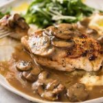 Chicken fillet with mushrooms: delicious recipes