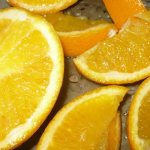 Нарезанный дольками апельсин